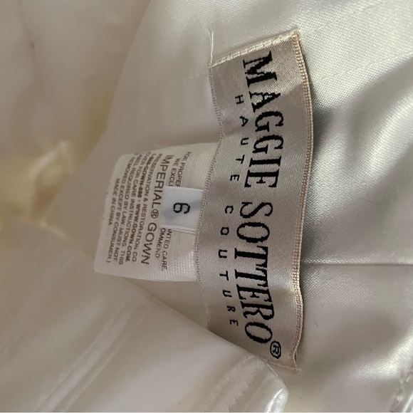 Maggie Sottero size 6 wedding gown. - Picture 2 of 5